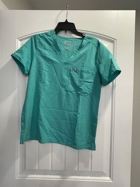 FIGS Catarina One-Pocket Scrub Top Women’s Small Classic V neck surgical green